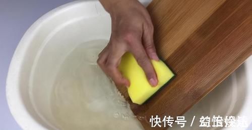 牙刷|建议姐妹:不管有钱没钱,家里这4样要勤更换,别为节俭影响健康