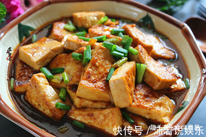 豆腐不用酿肉，这款做法很简单，外酥里嫩，汁鲜入味很下饭！