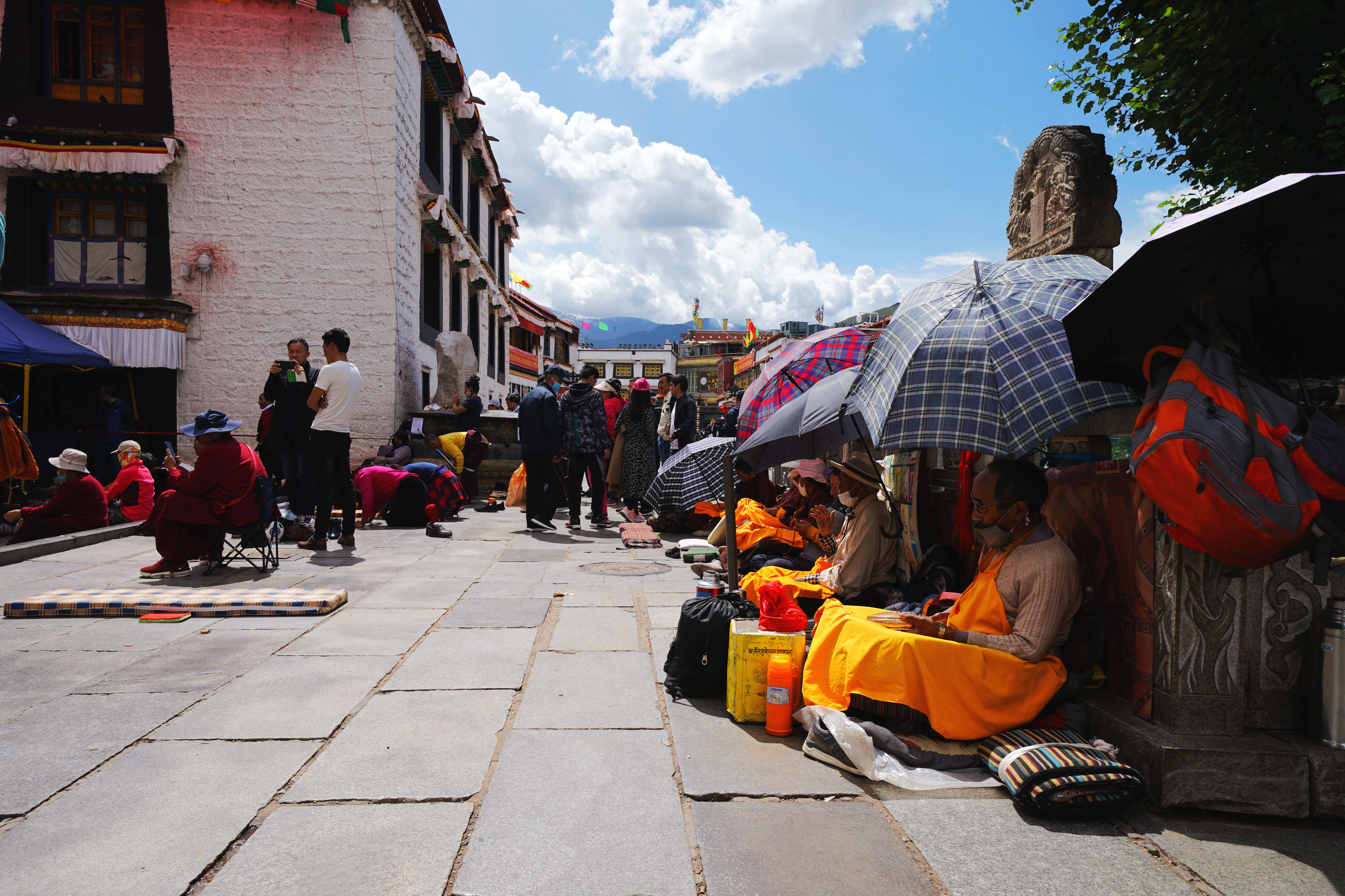 大昭寺|【80天单人单车环藏之旅】观览佛教圣地大昭寺，八廓街猎摄盛装美女