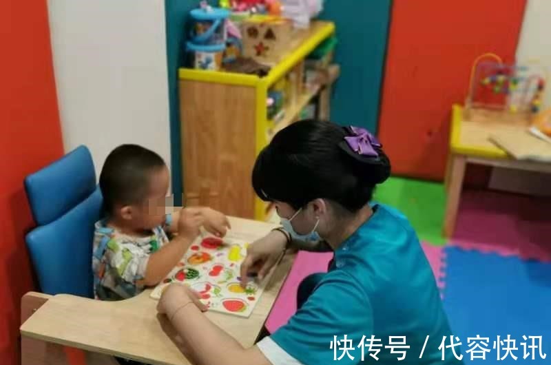 婴幼儿期|0-3岁宝宝精细运动发展训练方案,建议家长一定要收藏!