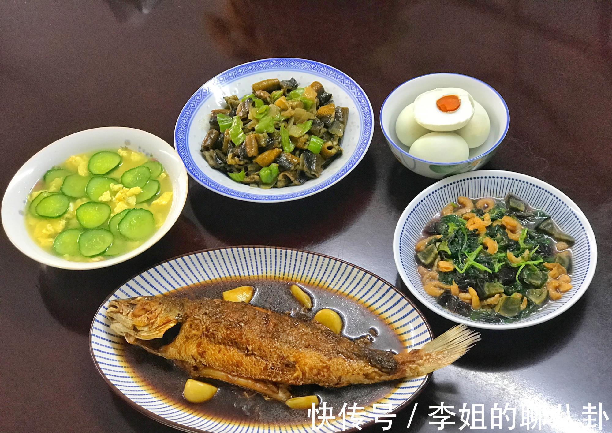 精致|三个人的晚餐4菜1汤,不精致但有营养,应季而食,吃得舒心不浪费