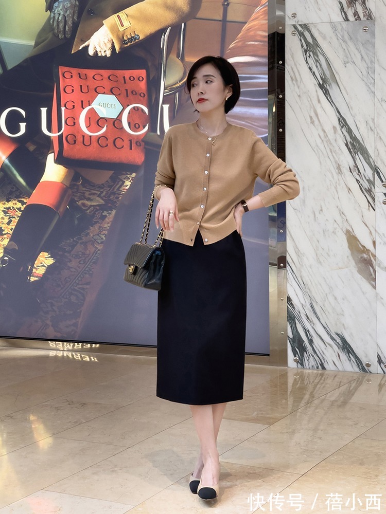 裙装 真正有气质的女人,春季都穿针织衫,搭配半身裙高级又优雅