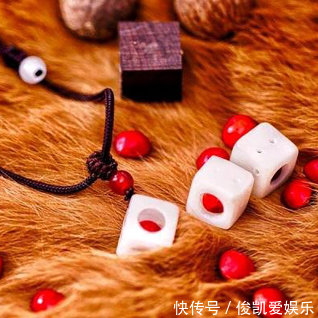 玲珑骰子安红豆!温庭筠很著名的一首诗,巧用双关、脑洞别致,其中14字成为经典