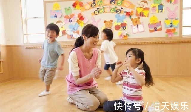 家长|资深幼儿园园长坦言:第一天上学不哭的孩子,多来自这3种家庭