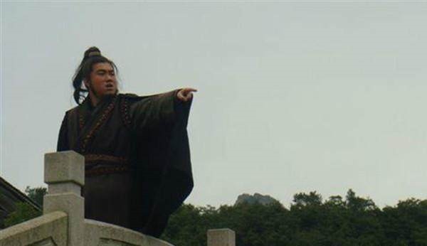 铜人$此人兵器重七十五斤, 战平呼延灼活捉史进, 擒杀梁山四将!