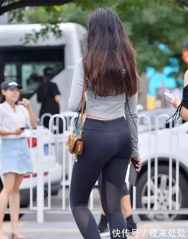 弹力 修身弹力的紧身打底裤,彰显你的潮流个性,充满时尚艺术感!