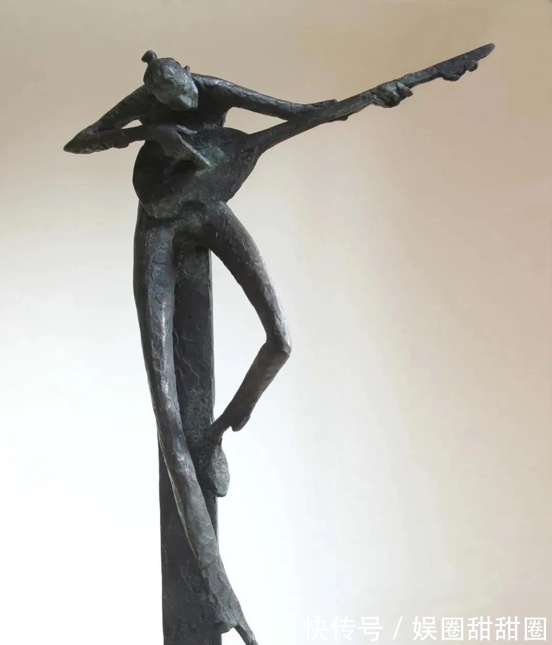 Quinn!Bob Quinn 和他的表现主义雕塑