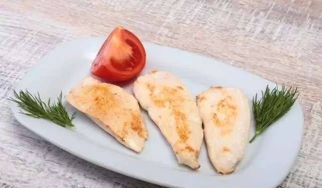 维生素b6|减肥的人午餐吃什么？这4种食物饱腹又低脂，易胖体质也能瘦下来