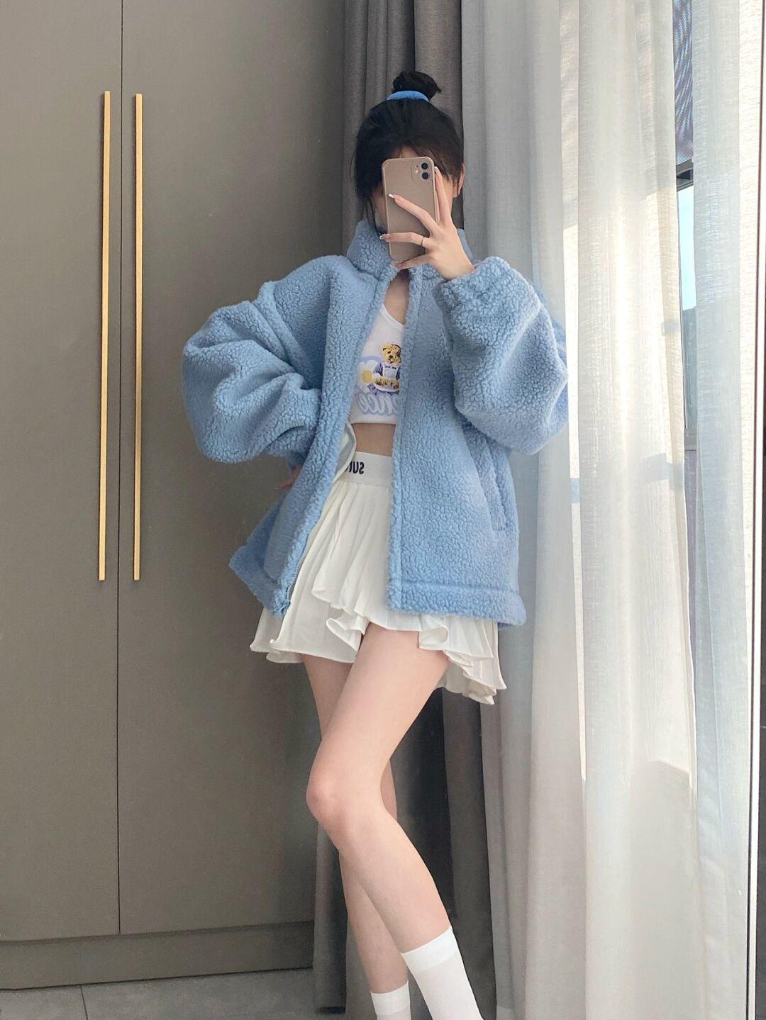 豹纹 秋天不要只会穿风衣了,今年流行“羊羔毛外套”,保暖舒适还温柔