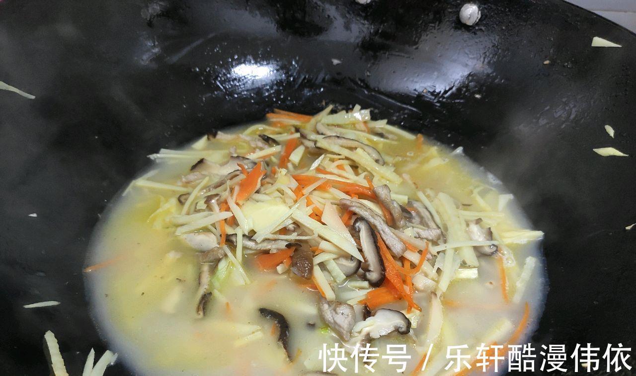蘑菇|冬笋萝卜一起炒,味道鲜美,营养到位,助力减肥添动力