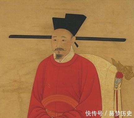 世外高人疯疯癫癫游荡街头，从不换衣服，却被皇帝急招入宫