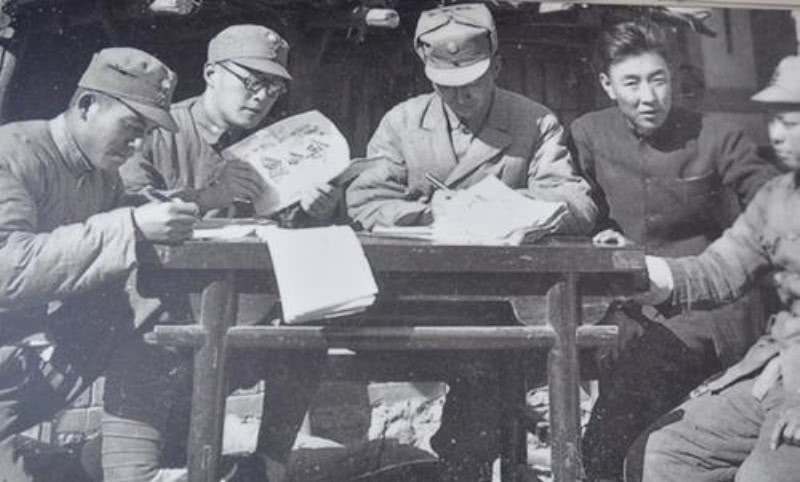 报名|此部队招兵难度大，大雨之夜，司令写了10个字，老乡纷纷报名参军