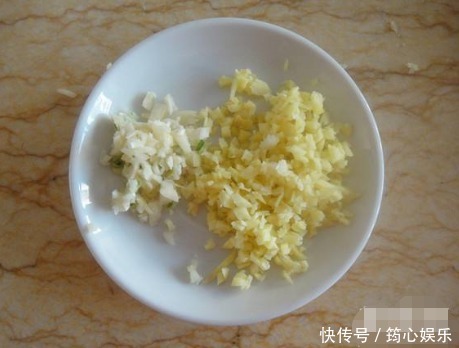 做麻婆豆腐时,别再焯水了,用上一个妙招,豆腐嫩滑入味不易碎