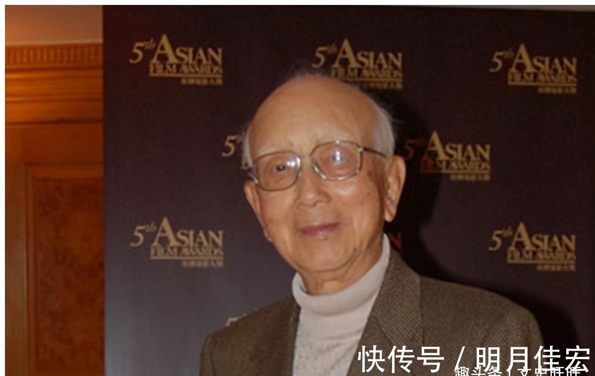 死亡游戏|1973年李小龙去世当晚,记者潜入殡仪馆,发现他脸上有个泡