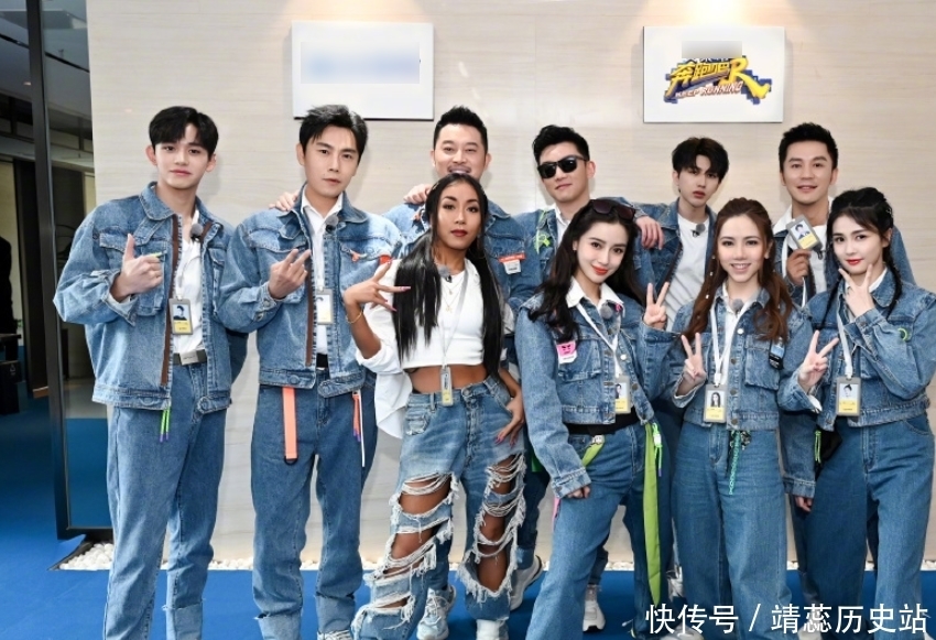 奔跑吧9都市海报,三位元老稳站中间位,两个新嘉宾却区别对待