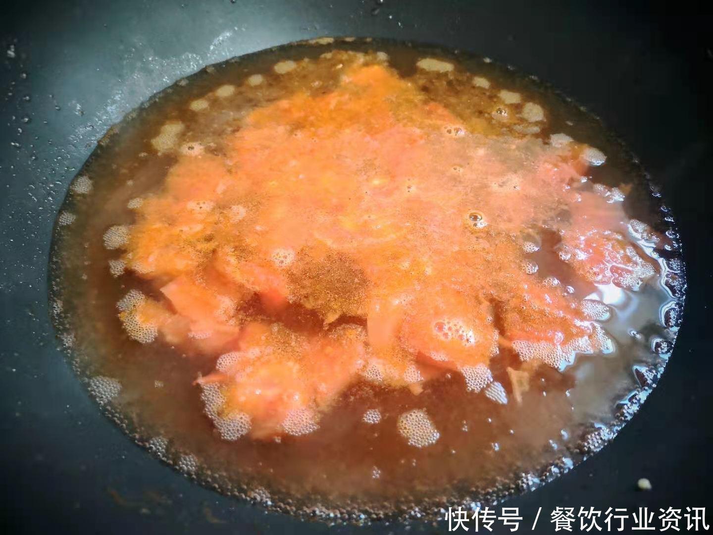 最近特爱这个汤,不放肉也很鲜,十分钟煮好,简单又省事,好喝