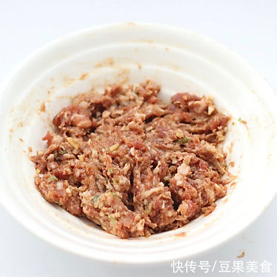 胡萝卜|#一口新年味，全家享佳味#鹌鹑蛋肉末蒸