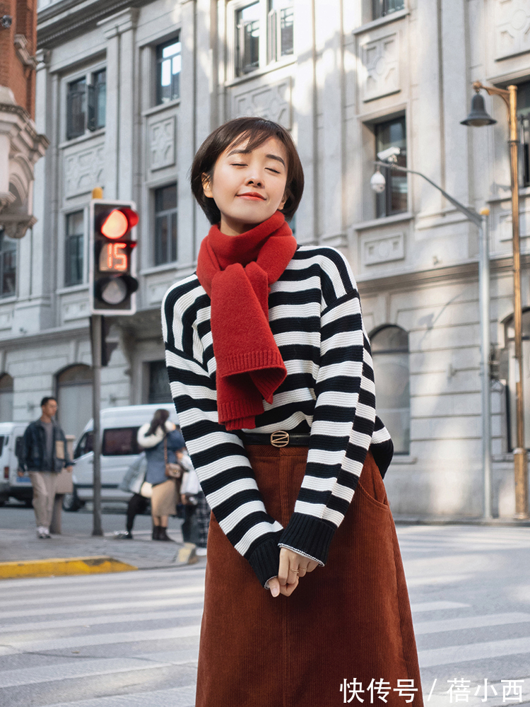 黑白|秋季还是穿“黑白配”最高级,学会这4种高阶搭配,穿出时尚感