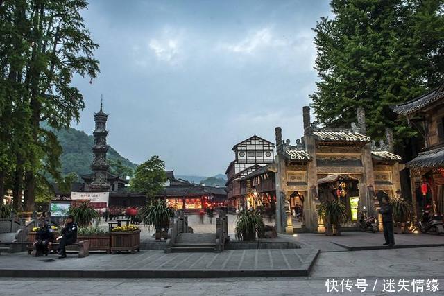 四川有座千年古镇，门票免费游人如织，被誉为“青城后花园”