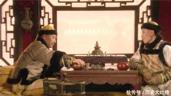 太监|康熙与侍卫下棋侍卫毫不“放水”，被太监解围后，活活饿死棋盘边