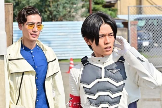 一辉|假面骑士Revice第6话先行图来袭,蘑菇头找上樱,Decade鲨鱼形态终于登场