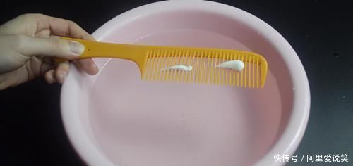 梳子|在梳子上涂抹牙膏，作用真厉害，我也是刚知道，快回家试一试