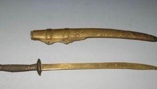 家父@老农拿祖传宝刀鉴宝,专家看到四个字敢问家父是!