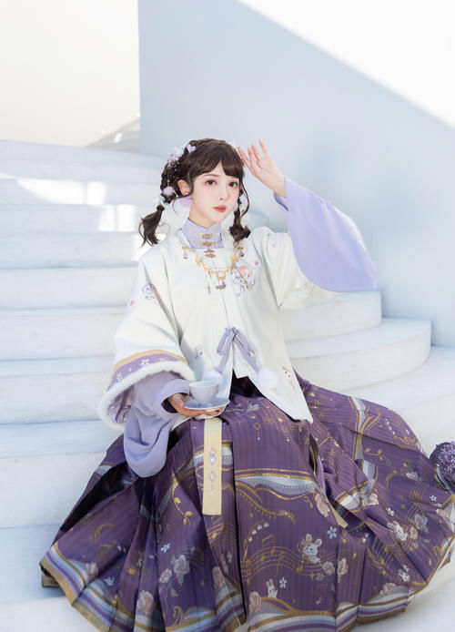 被“芋泥啵啵味”的汉服美到了，梦幻又精致，谁穿谁可爱