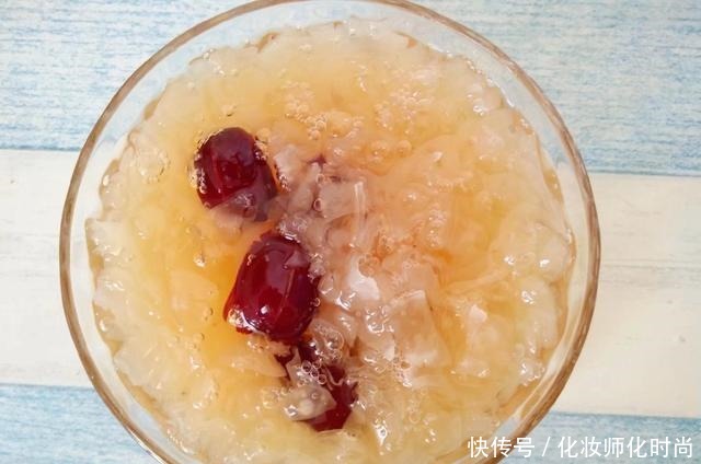 “穷人的阿胶”被发现,每天喝一碗,补血养颜,气色红润不显老