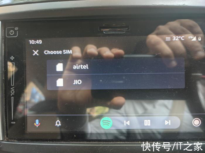 谷歌 Android Auto 正在测试双 SIM 卡智能手机支持功能