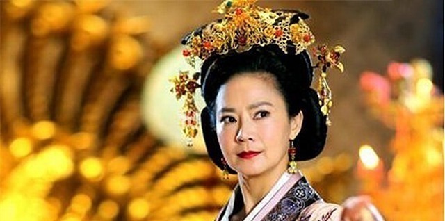 吕后$韩信墓前石碑上刻有2句诗、虽然只有10个字,却写尽韩信一生