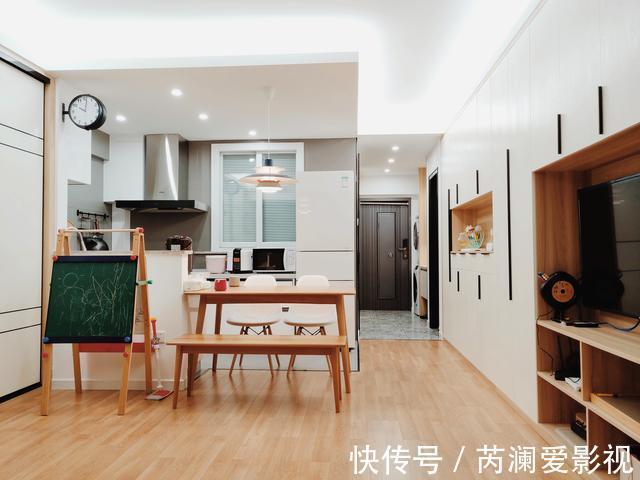 小户型|她买下42㎡单身公寓,一家三口住,客厅不放沙发,阳台当榻榻米