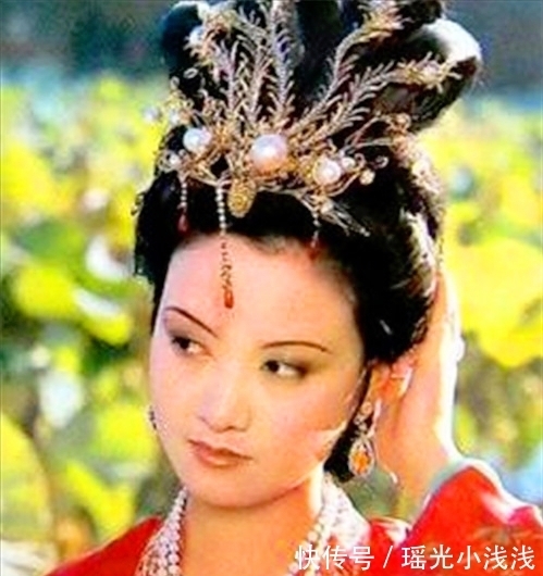 亲姑|被骗被用被抛弃，最惨莫过王熙凤！有个狠毒亲姑真是酸爽到家