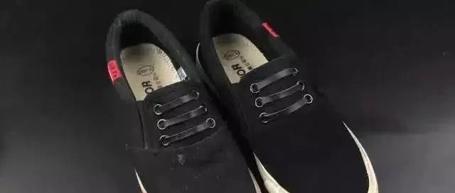 运动鞋千万别用清水洗，教您一招，鞋子干净不变形，省时又省力