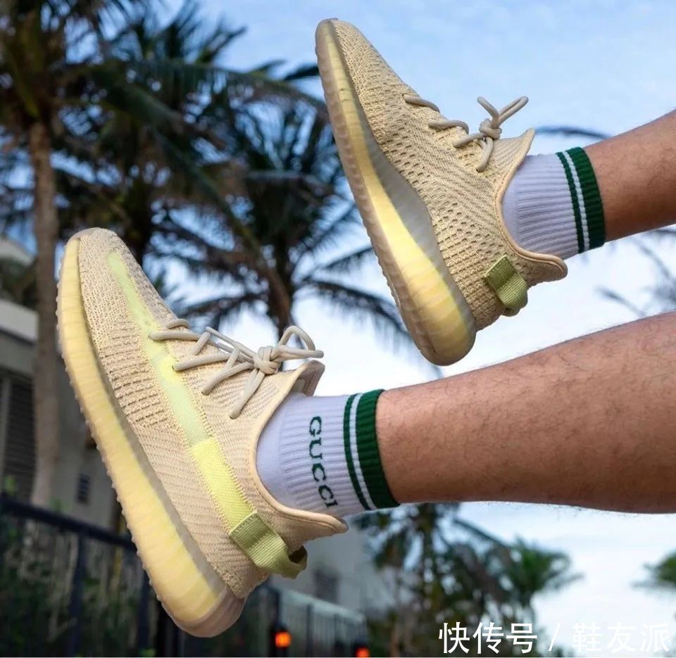 鞋款|YEEZY跌破原价,冰蓝、满天星疯狂复刻,地区限定变成炒冷饭?