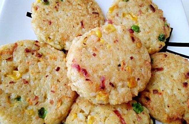 早餐别再做面食，1碗米饭2个蛋，好吃又营养，孩子1顿吃5个，真香