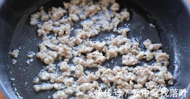 一款让你百吃不腻的菜品,口感一流,汤汁更下饭,让你越吃越馋!