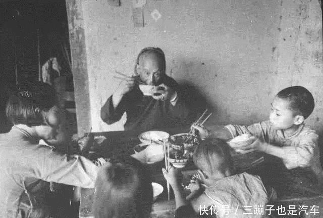 真实|一百年前的农村真实生活老照片，当今的你能呆得了几天