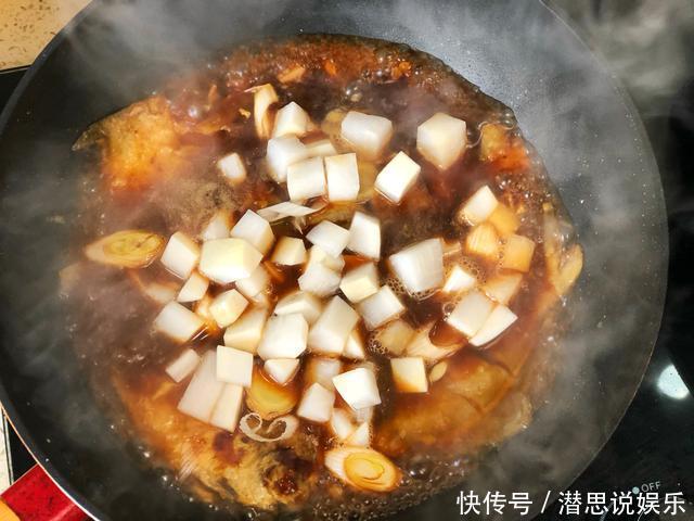 天冷,它和鱼是绝配,炖一锅上桌抢着吃,汤汁都不剩,太过瘾了