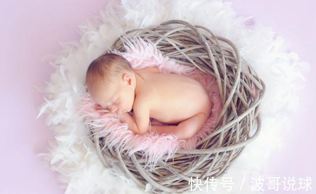 丽娅|新生儿在睡眠中笑不一定是做梦,了解2个原因,妈妈以后就踏实了