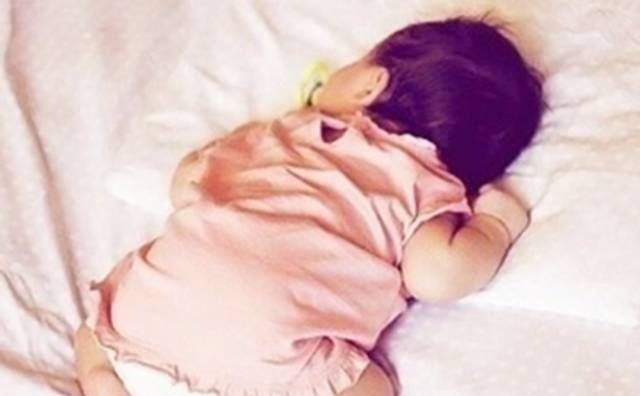 有福气|孩子的五种睡姿,暗示了不同的“性格”!这种睡姿的父母最有福气