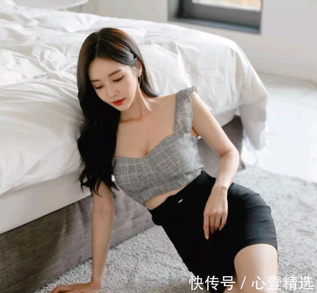 孙允珠|女神孙允珠高清时尚搭配:凌空雪岩灰石俏皮露脐无袖裙