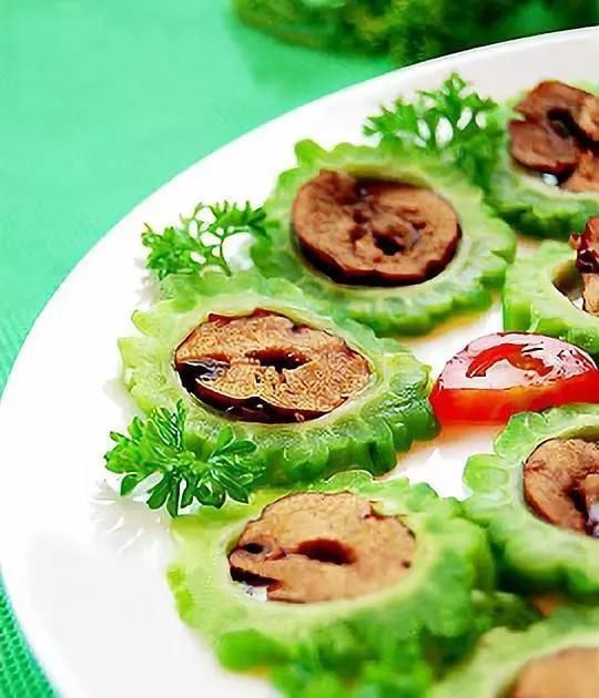 暖锅|西红柿烧牛腩,素菜小暖锅,红枣酿苦瓜,茼蒿炒肉丝的做法