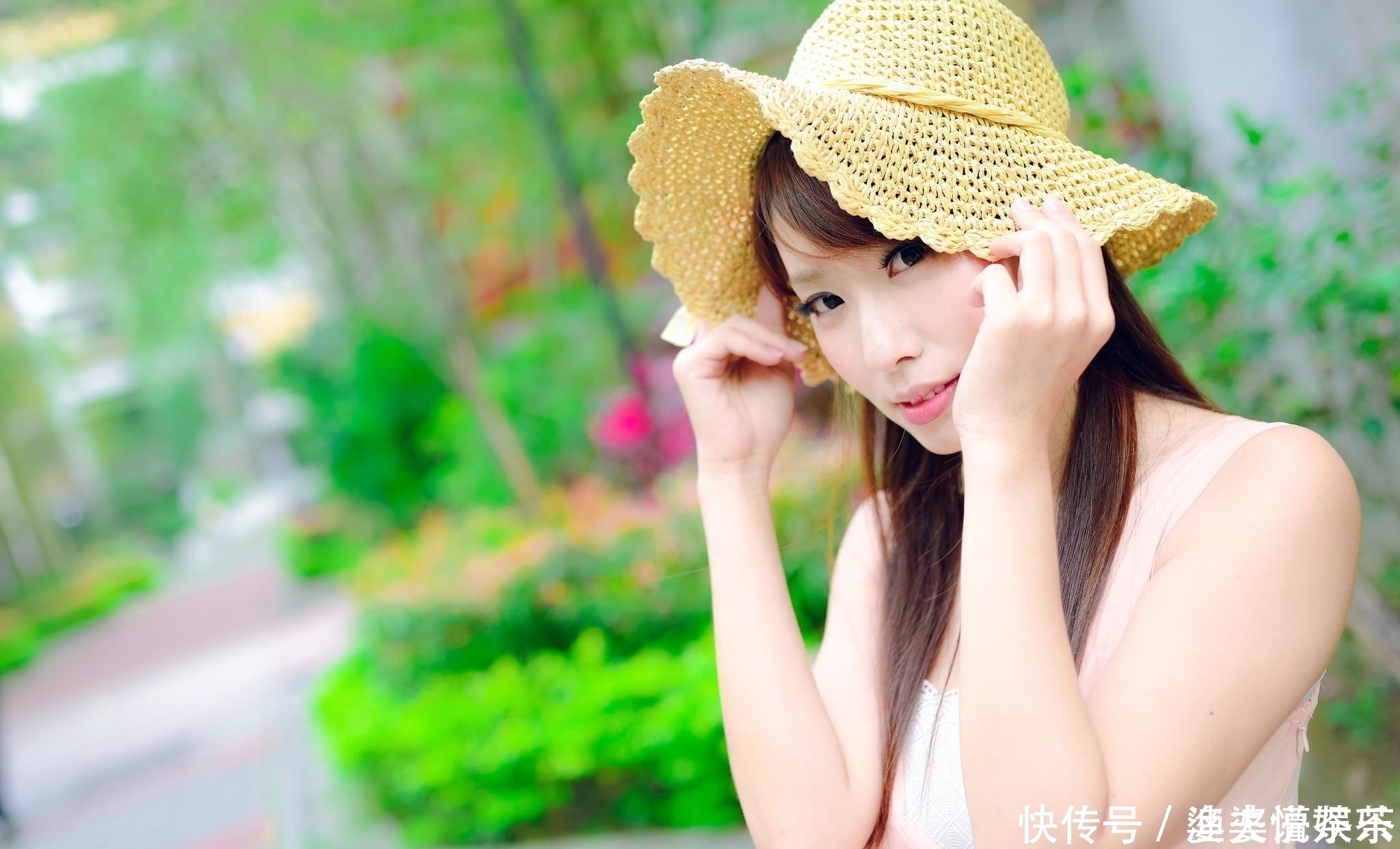 时尚穿搭推荐：时尚美女唯美写真，青春、靓丽，简直美爆了