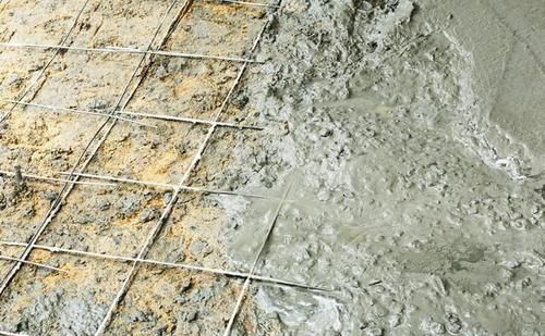 房子现浇屋顶怎样防止开裂？