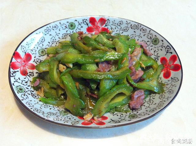 毛豆|表姐突然来访，临时弄了3道菜，表姐发朋友圈，说是吃大餐