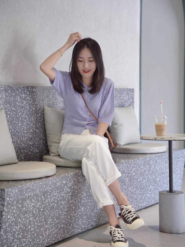 松紧|小个子身材又有点微胖,短袖针织衫搭配白色长款,显高还显瘦