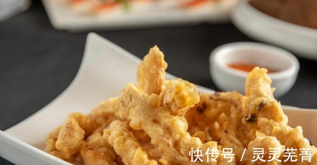 炸酥肉用淀粉还是面粉记住“211”的比例，酥脆好吃不回软！