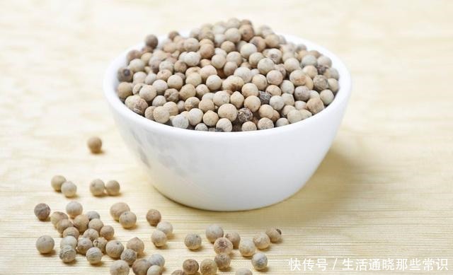 黑胡椒|黑胡椒和白胡椒有什么不同别用错了,否则还不如不放