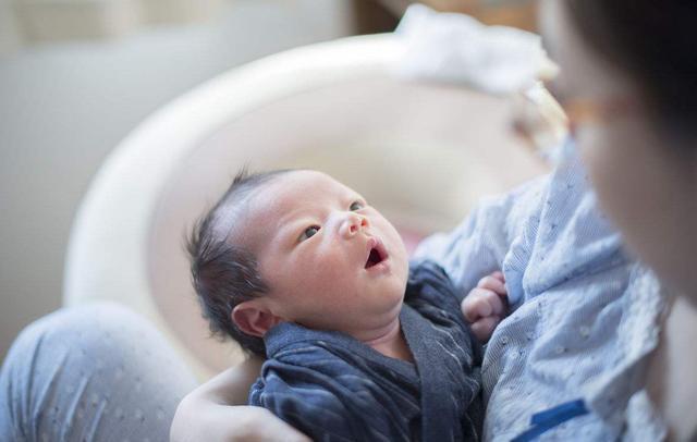 取名|爸爸给女儿取名“子怡”,媳妇忍不住发飙:好好瞅瞅自己姓啥